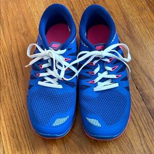 Nike Girls Size 6 Y Dynamic Blue and Pink Sneakers